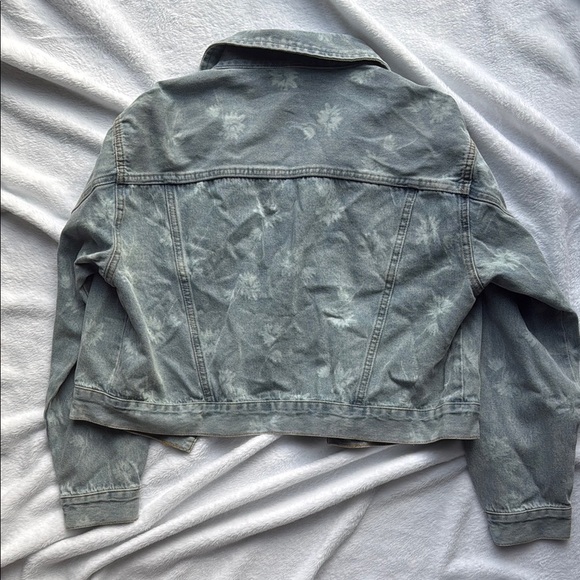 Denim Jacket from Hem & Thread NWT size M. Floral (C14) - Picture 4 of 5